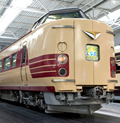 Class Kuha 381 Electric Railcar